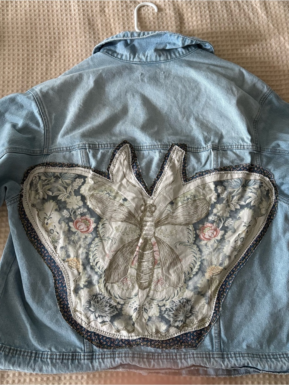 Universal Thread Upcycled Butterfly Patch Jean Jacket - Picture 10 of 11